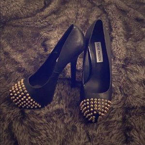 Bolddd Black Leather Steve Madden Spike Toe Heel